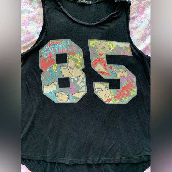 Black blouse with comic print size Medium - Picture 7 of 8